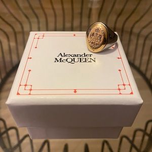 Mens Alexander McQueen Signet Ring - Size 23